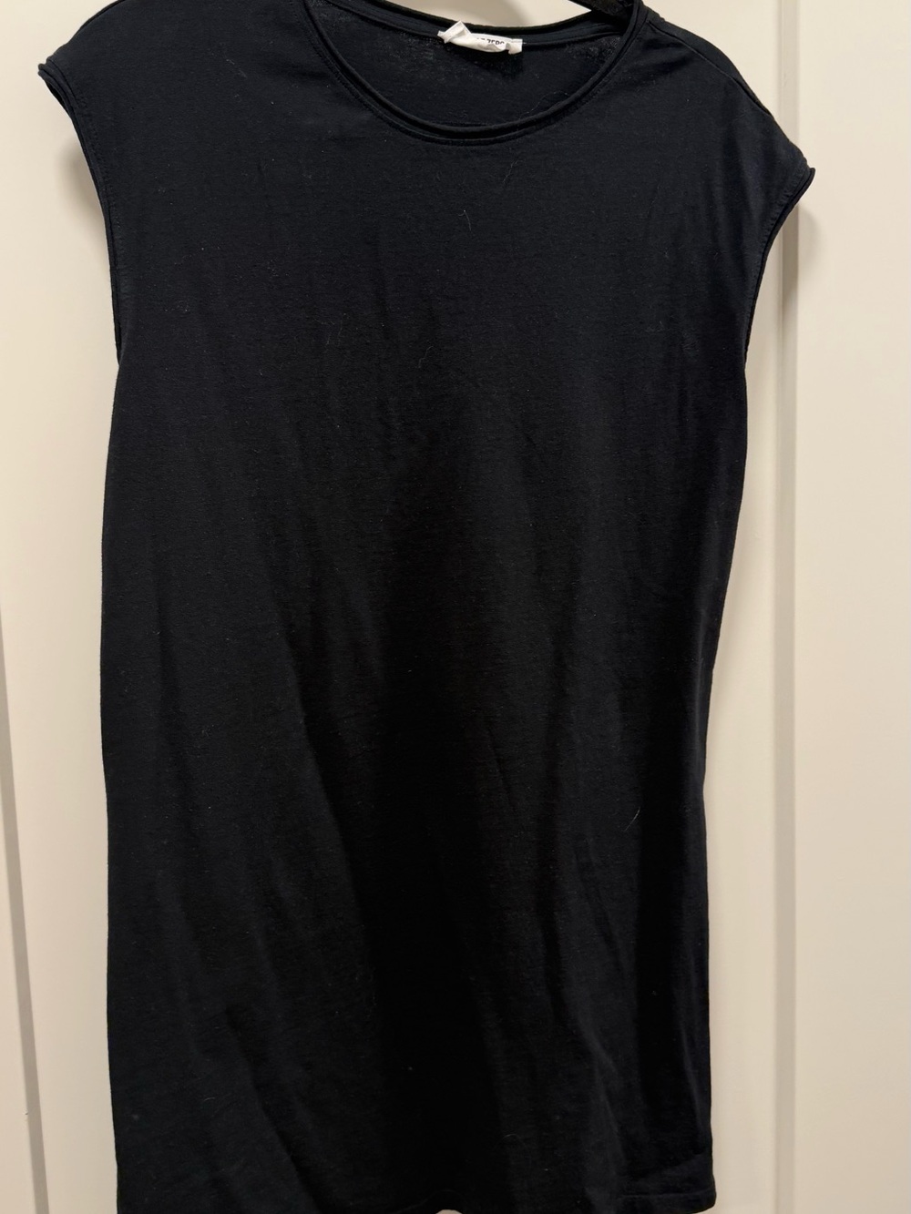 Label neck of garment